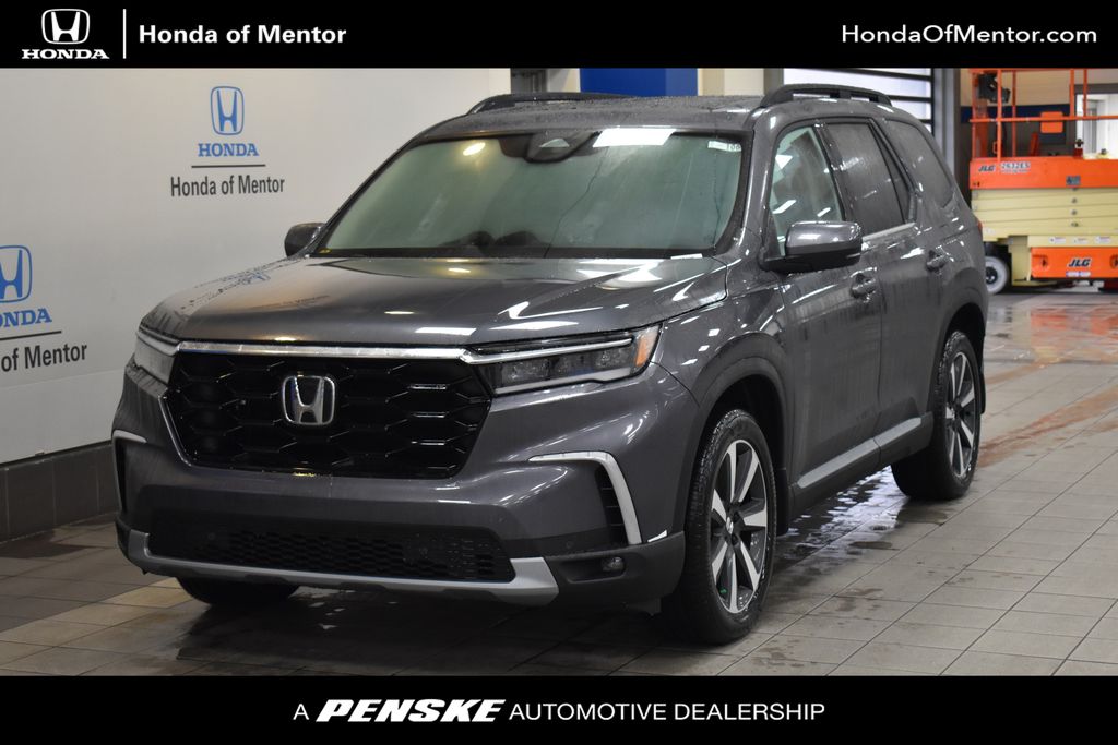 2025 Honda Pilot Touring -
                Mentor, OH