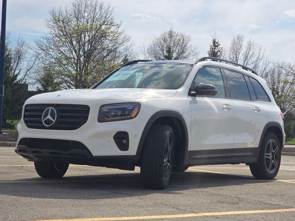 New 2026 White Mercedes-Benz GLB 250 image 12