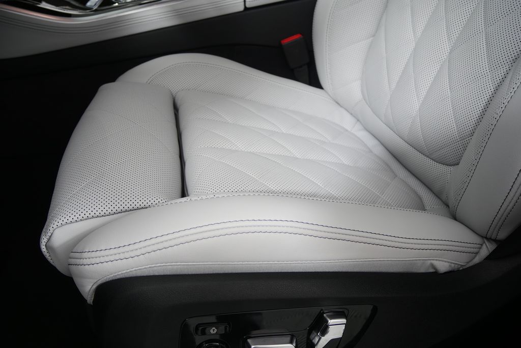 Thumbnail: 2026 BMW X5 - 10