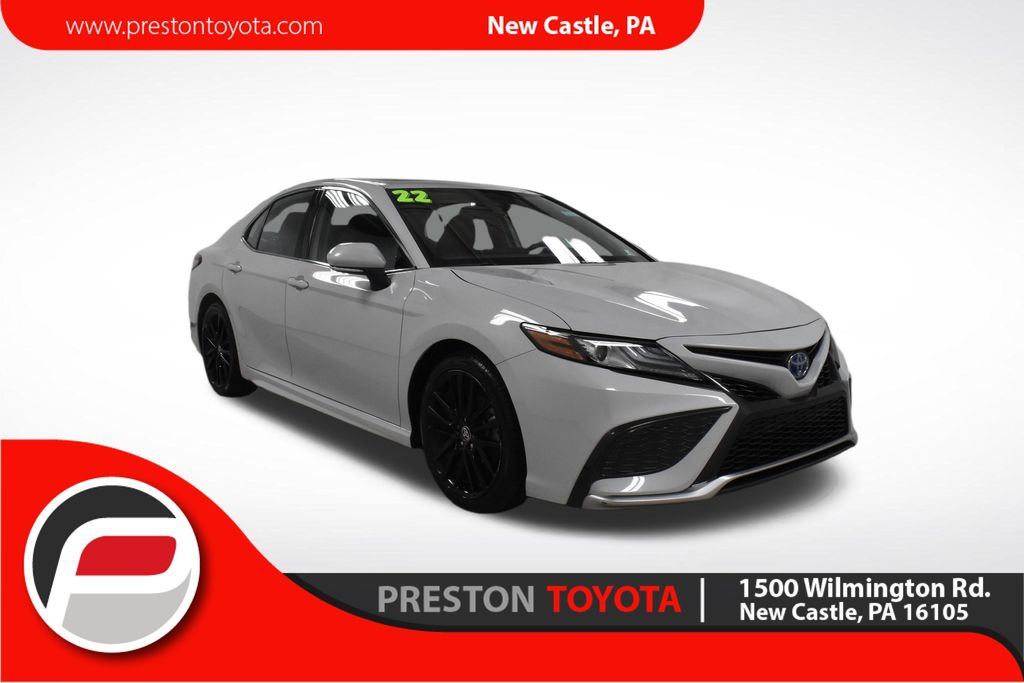 2022 Toyota Camry Hybrid XSE