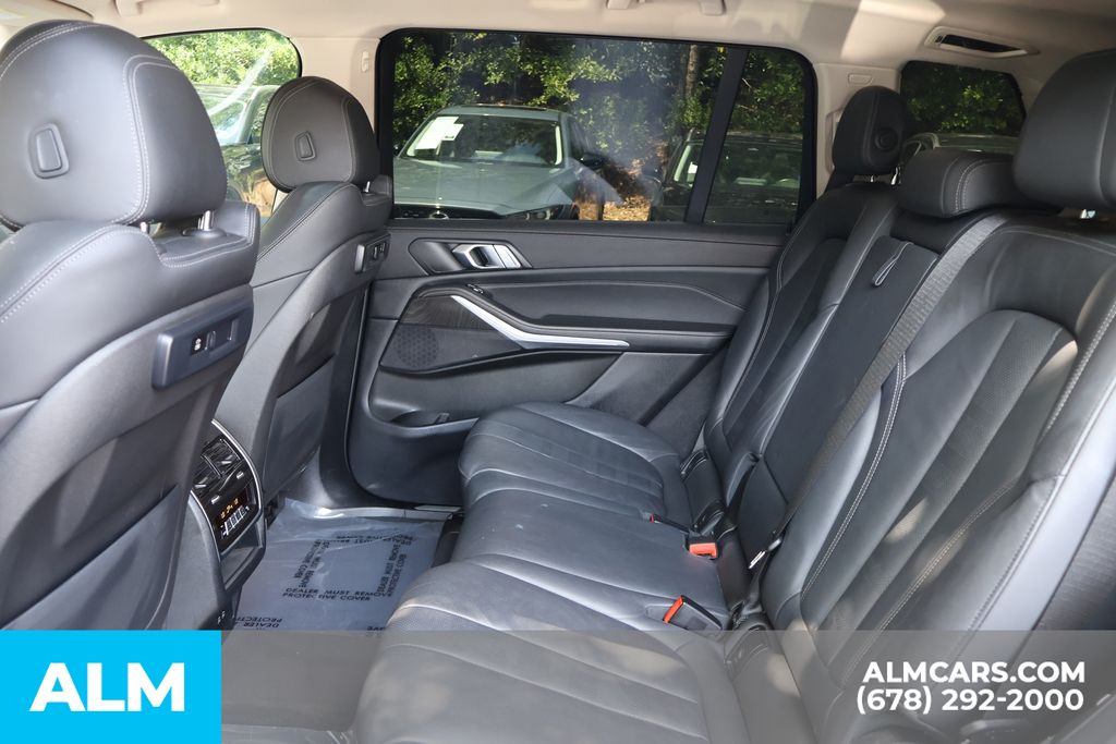 Used 2022 Gray BMW xDrive40i image 17