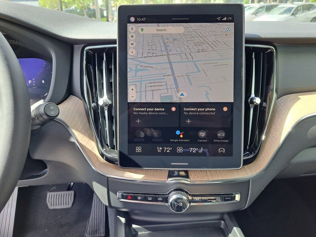 2026 Volvo XC60 Plus - Photo 7
