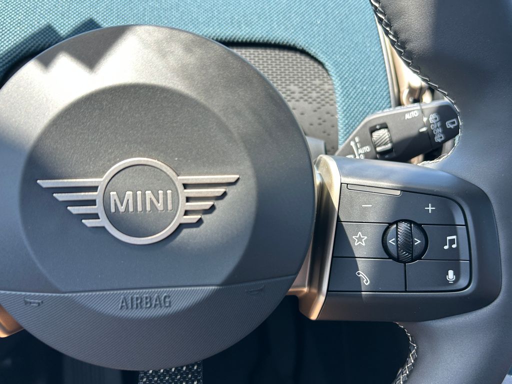 2025 MINI Cooper Countryman Signature 20