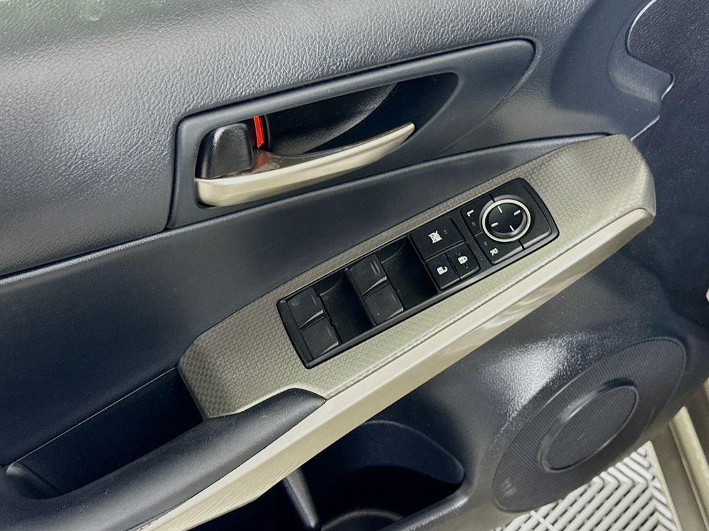 Thumbnail: 2017 Lexus IS - 18