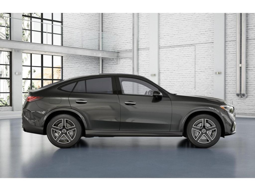 2025 Mercedes-Benz GLC 300 2