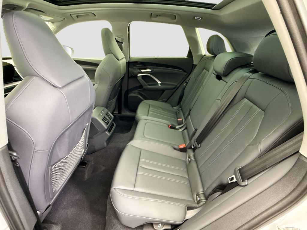 Thumbnail: 2025 Audi Q5 - 21