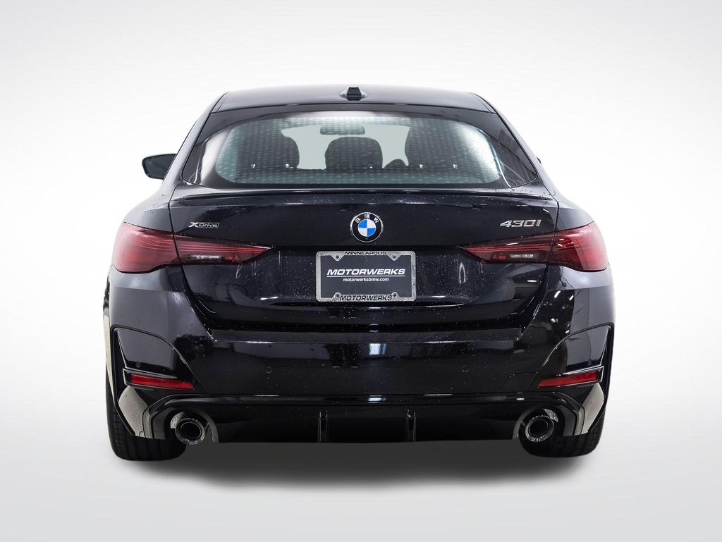Thumbnail: 2026 BMW 4 Series - 4
