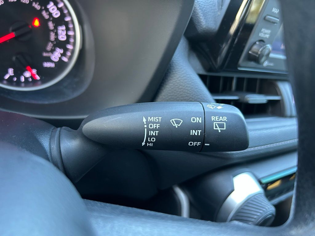 Thumbnail: 2022 Toyota RAV4 - 20