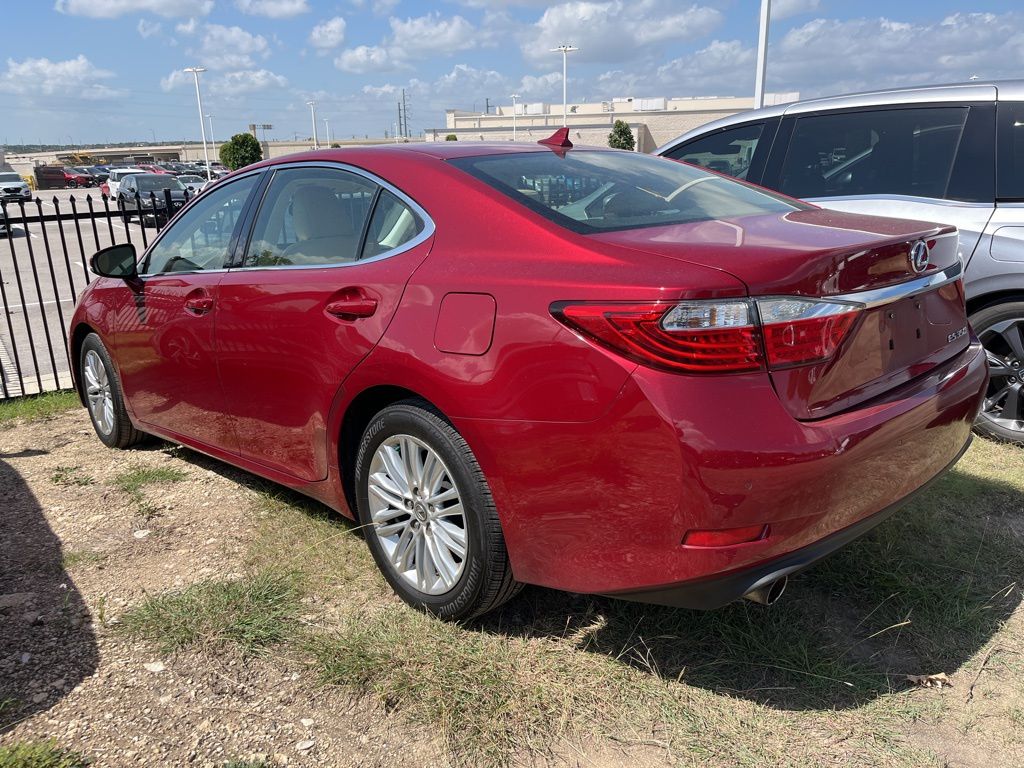 Thumbnail: 2014 Lexus ES - 4