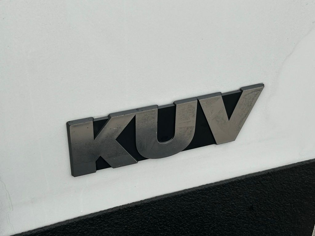 New 2025 Summit White Chevrolet Work Van image 20