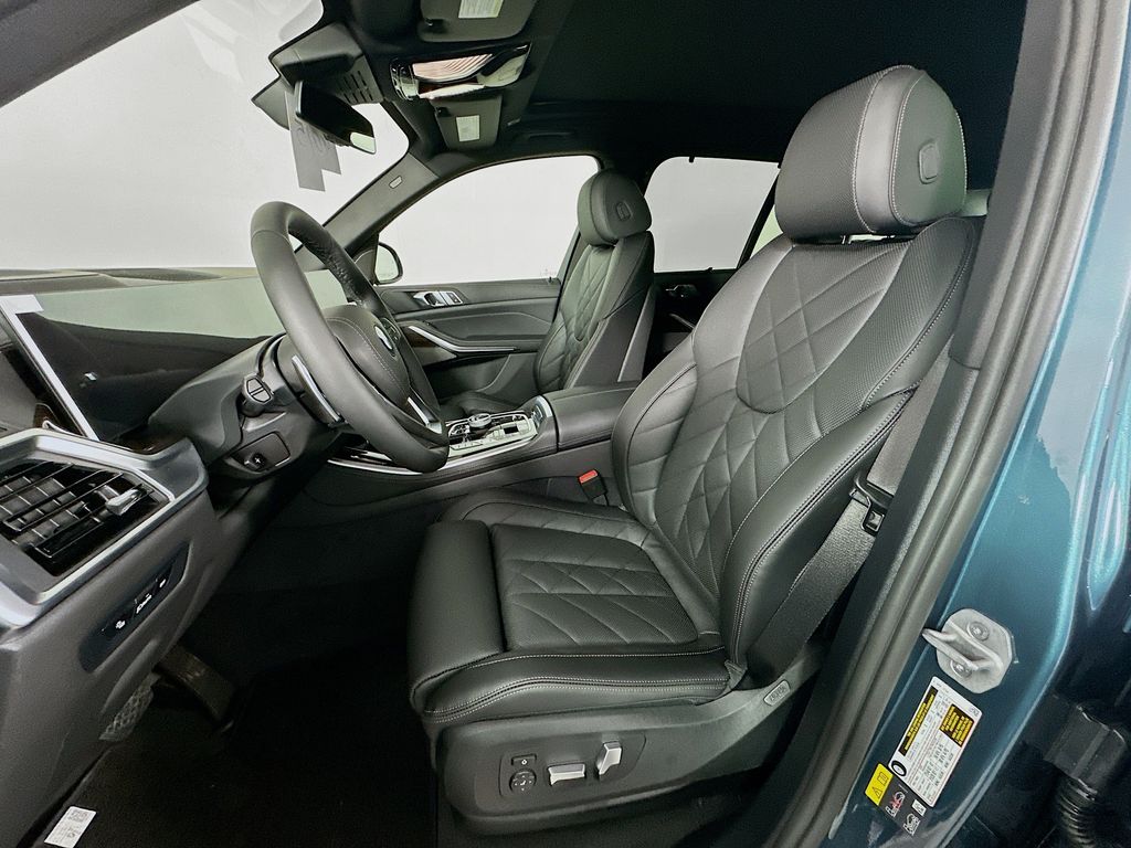 Thumbnail: 2026 BMW X5 - 16