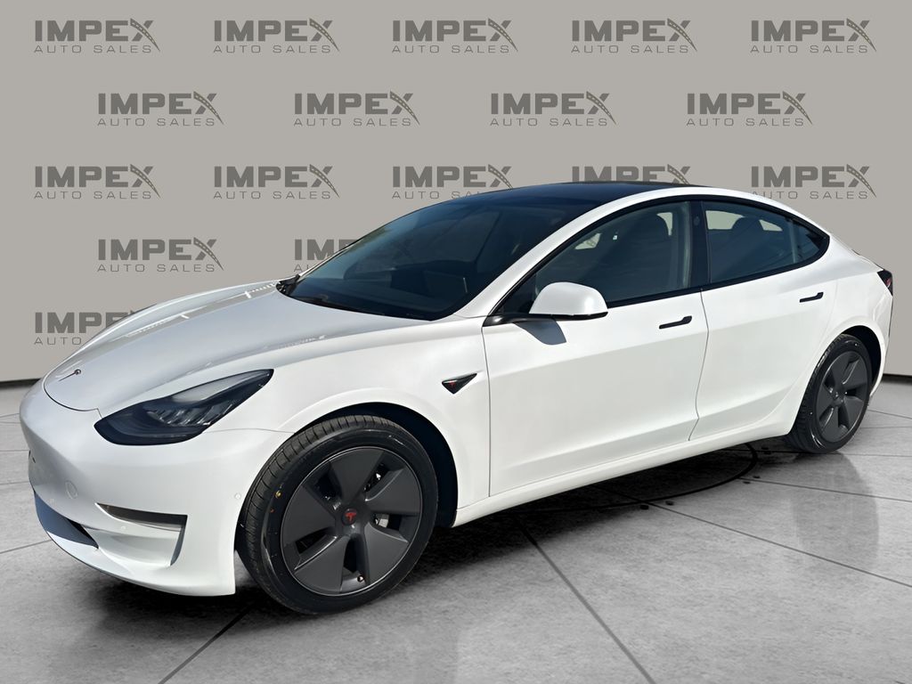2021 Tesla Model 3 Standard Range Plus's photo