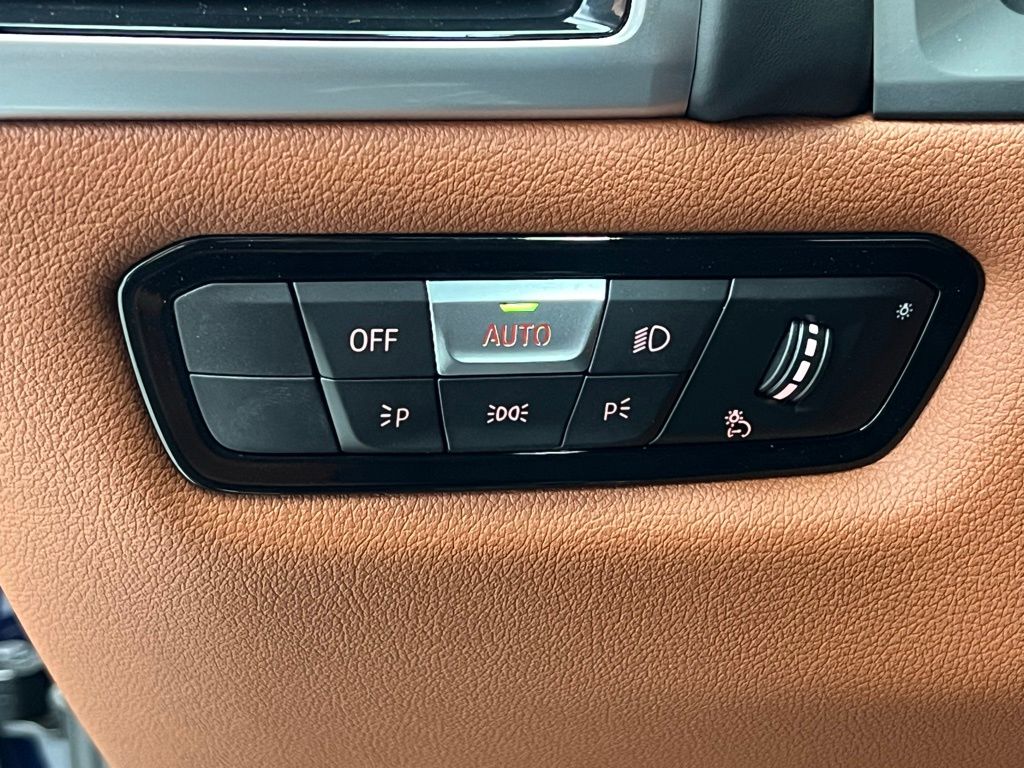 Thumbnail: 2026 BMW 8 Series - 20