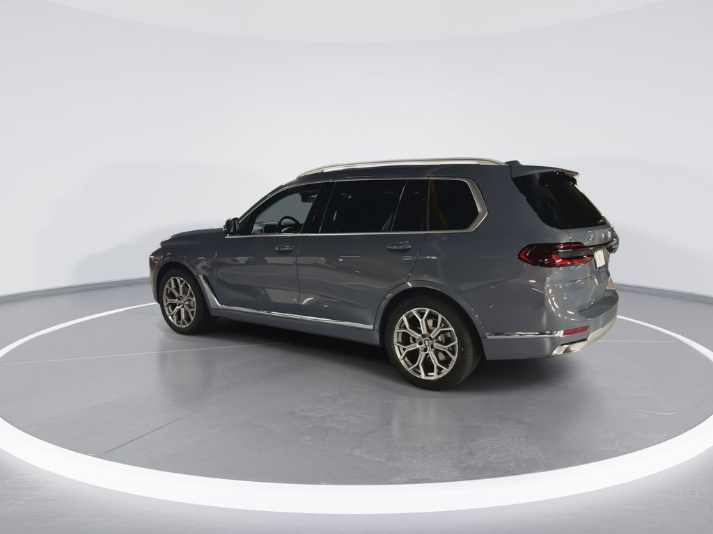 Thumbnail: 2026 BMW X7 - 6