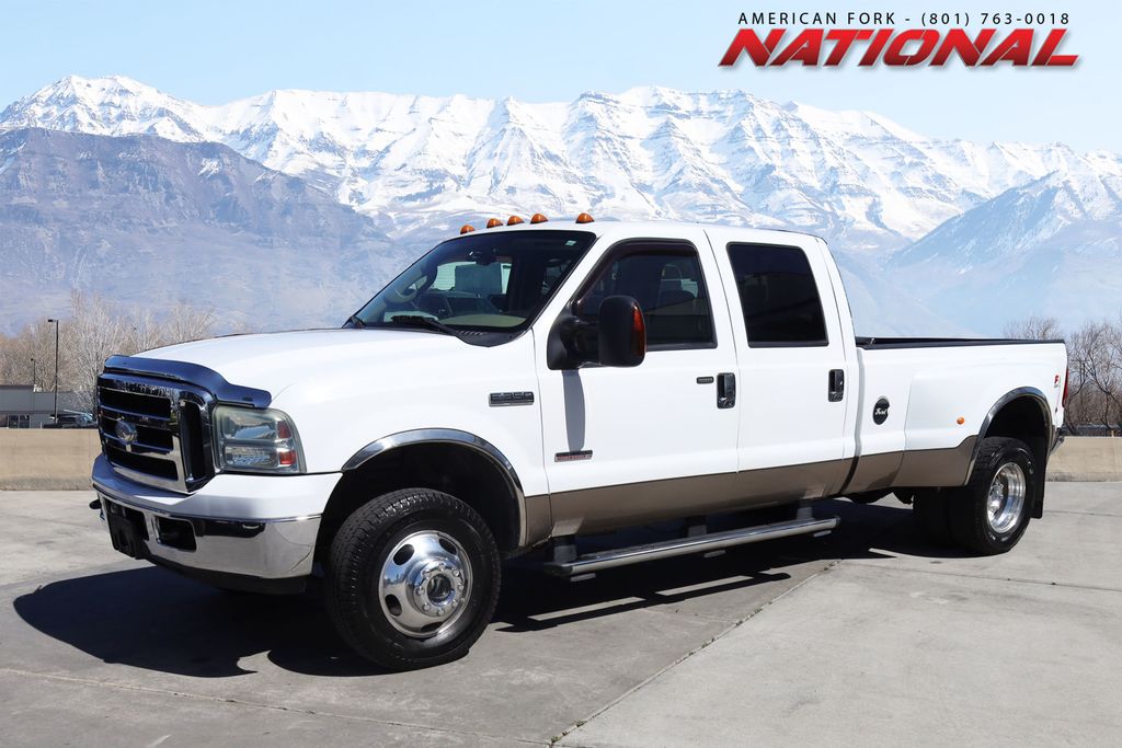 Oxford White Clearcoat 2007 Ford F-350 Super Duty Pickup Truck Four-Wheel Drive 6-Speed Manual Overdrive