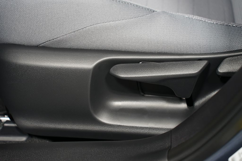 2025 Toyota Corolla SE 32