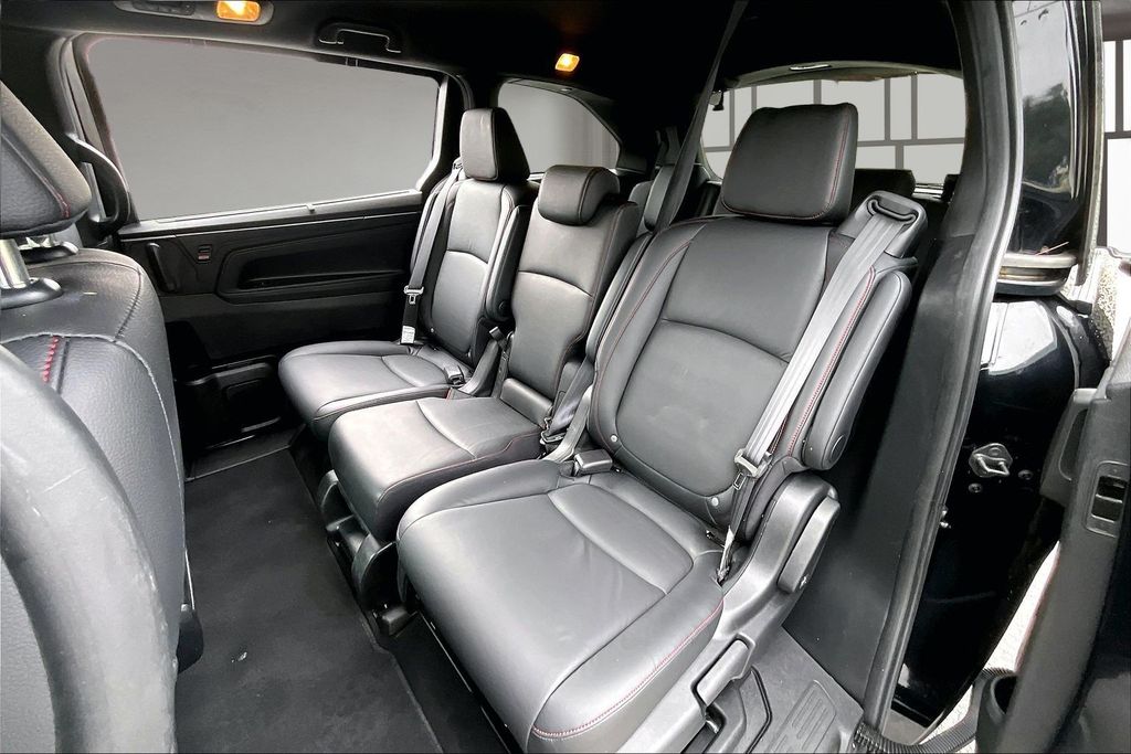 Used 2024 Honda Odyssey Van