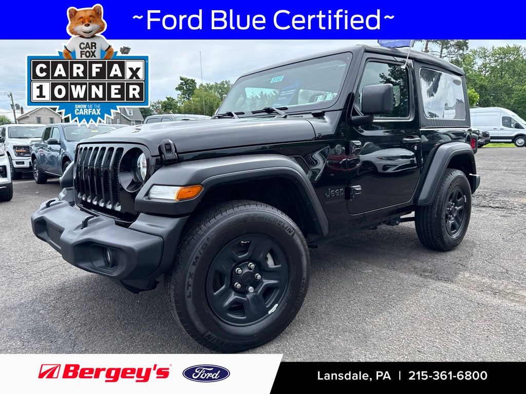 Black Clearcoat 2022 Jeep Wrangler SUV / Crossover Four-Wheel Drive 8-Speed Automatic