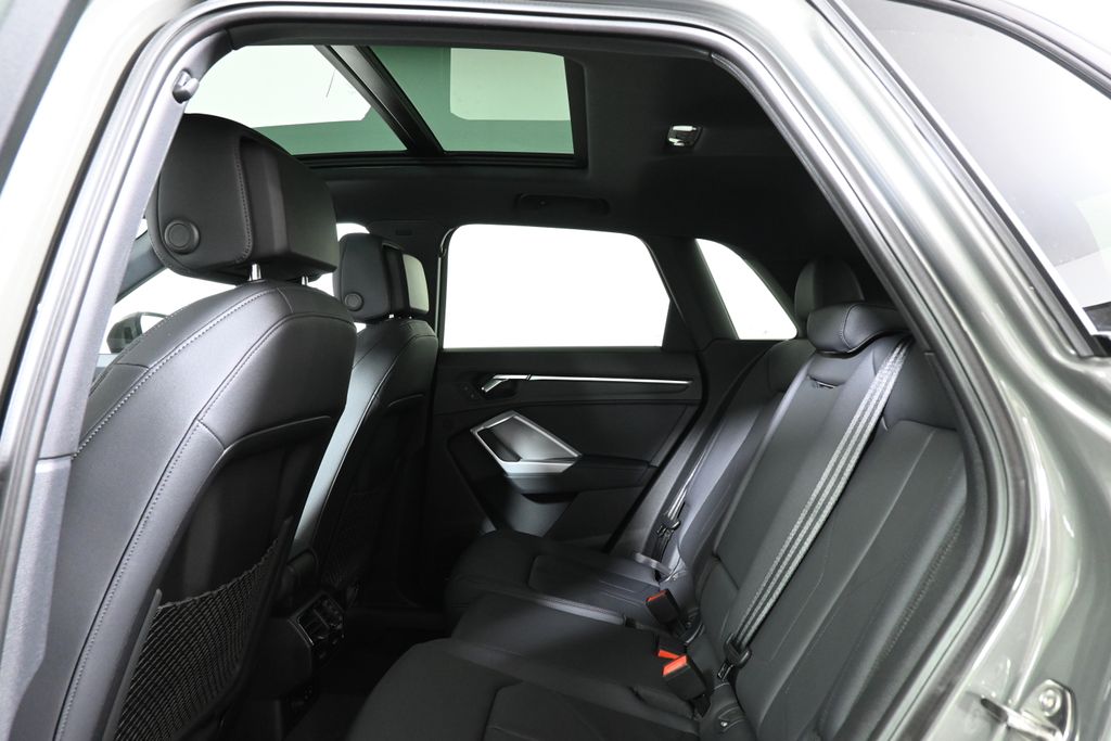 Thumbnail: 2025 Audi Q3 - 28