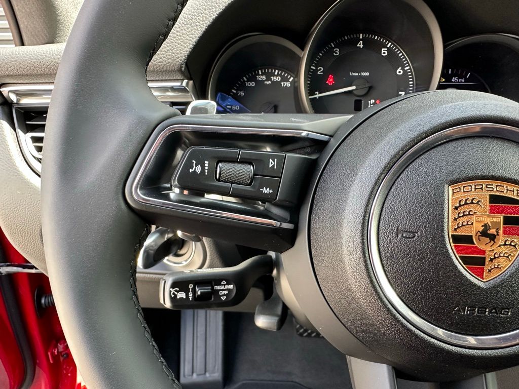 Thumbnail: 2025 Porsche Macan - 21