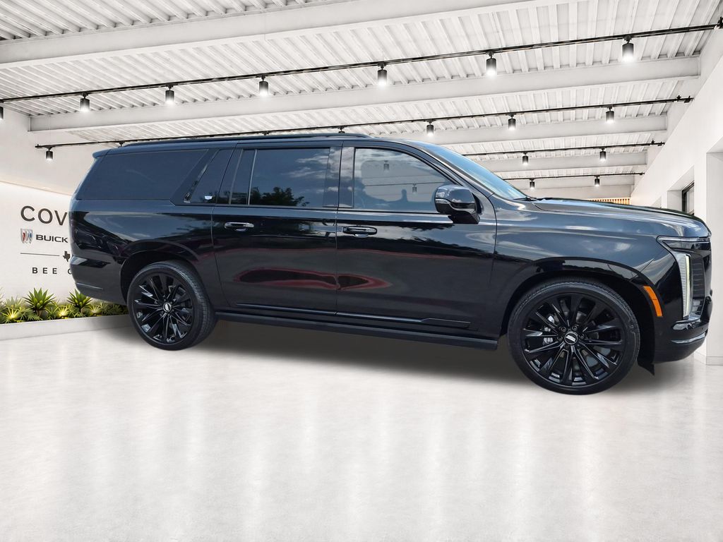 Used 2025 Black Cadillac Sport Platinum image 17