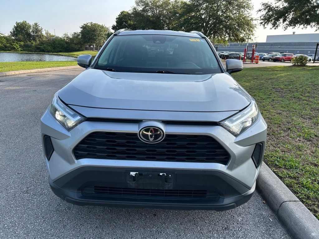 2024 Toyota RAV4 XLE 8