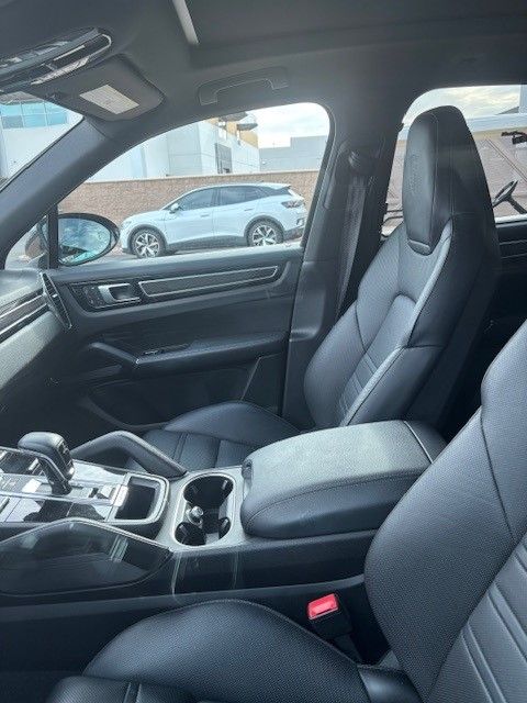 2022 Porsche Cayenne S 5