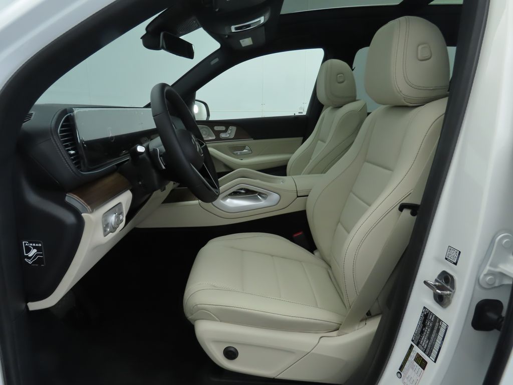 2025 Mercedes-Benz GLS 450 4MATIC 21