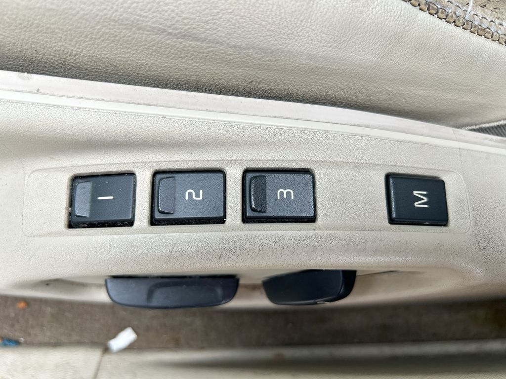 Thumbnail: 2011 Volvo XC60 - 13