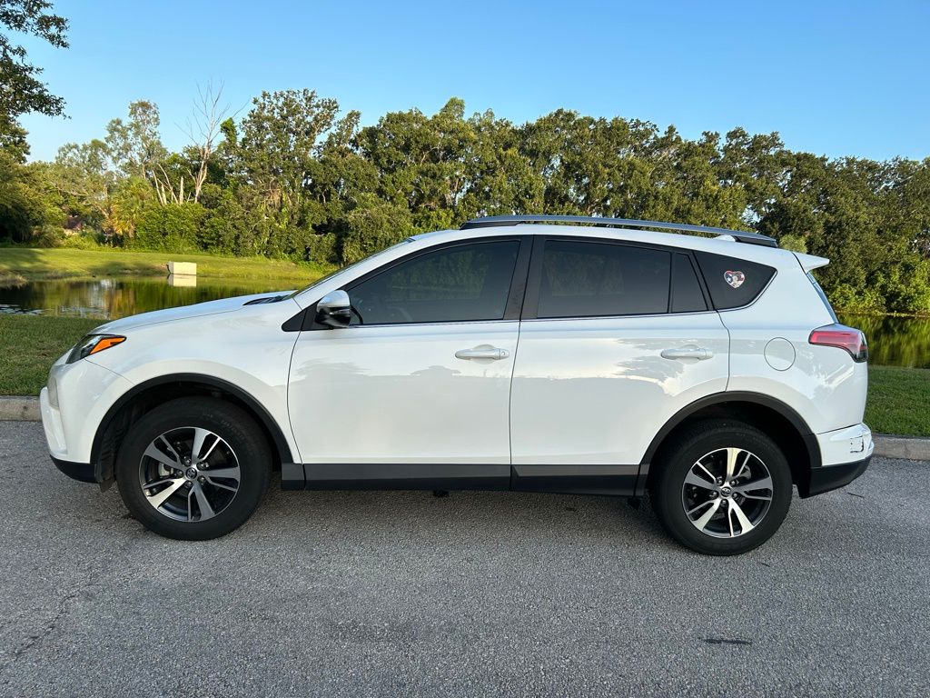 Thumbnail: 2018 Toyota RAV4 - 2