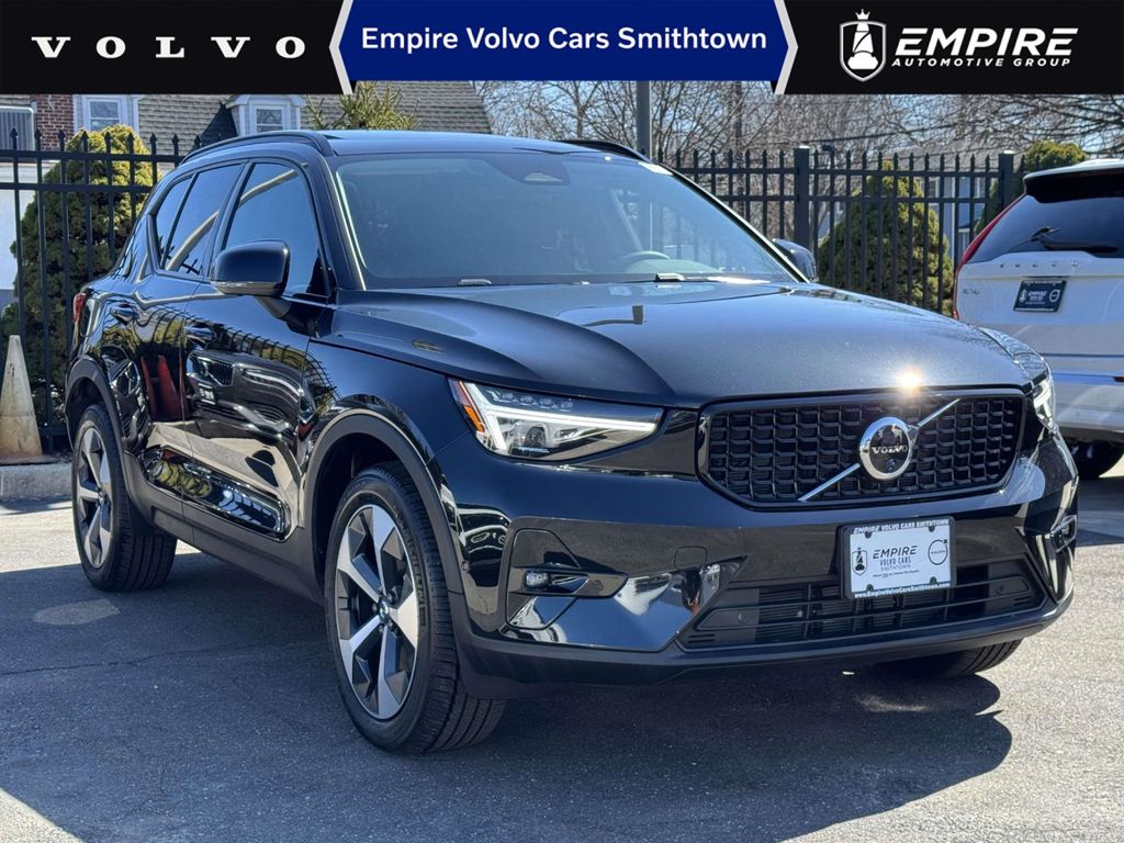 2026 Volvo XC40 B5 Plus AWD
