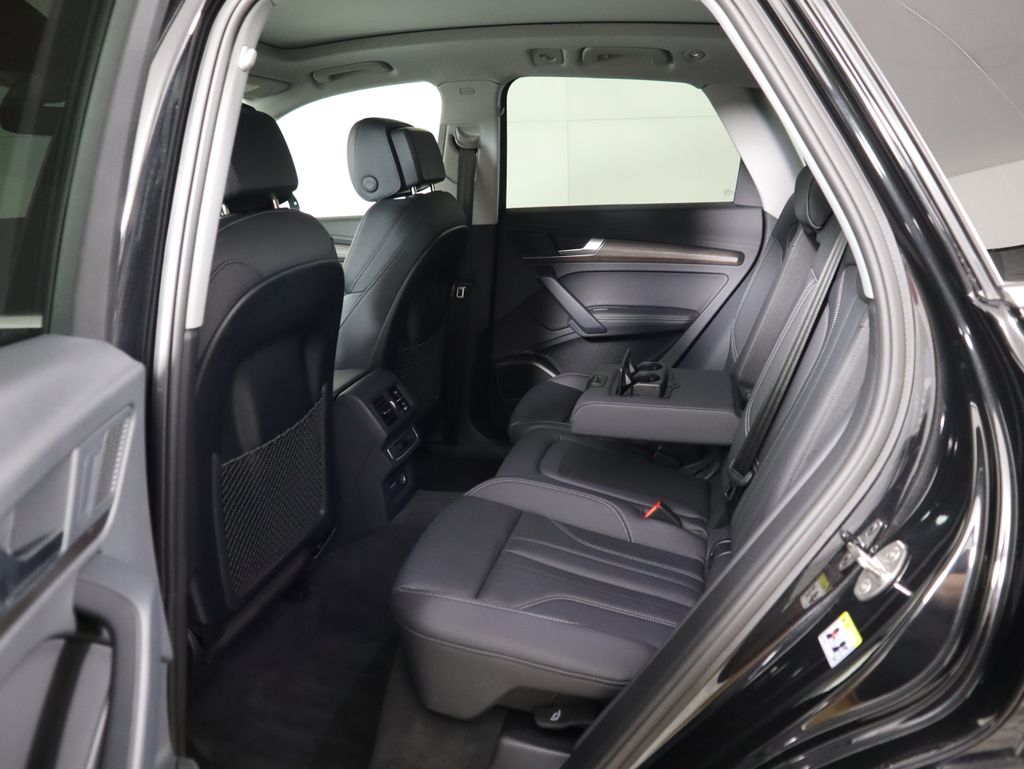 Thumbnail: 2025 Audi Q5 - 22