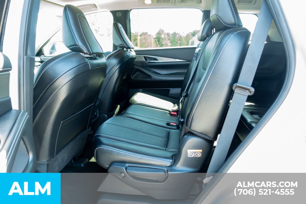 Used 2023 Silver INFINITI LUXE image 18