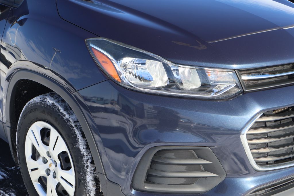 Thumbnail: 2018 Chevrolet Trax - 4