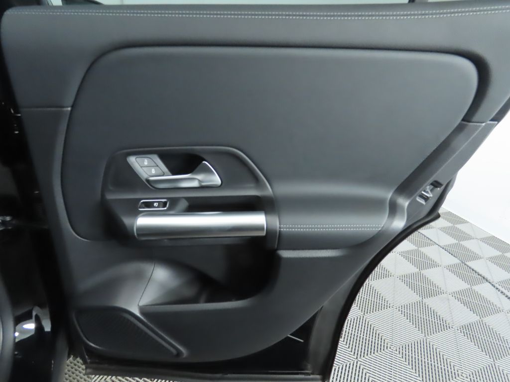 Thumbnail: 2025 Mercedes-Benz GLA - 27