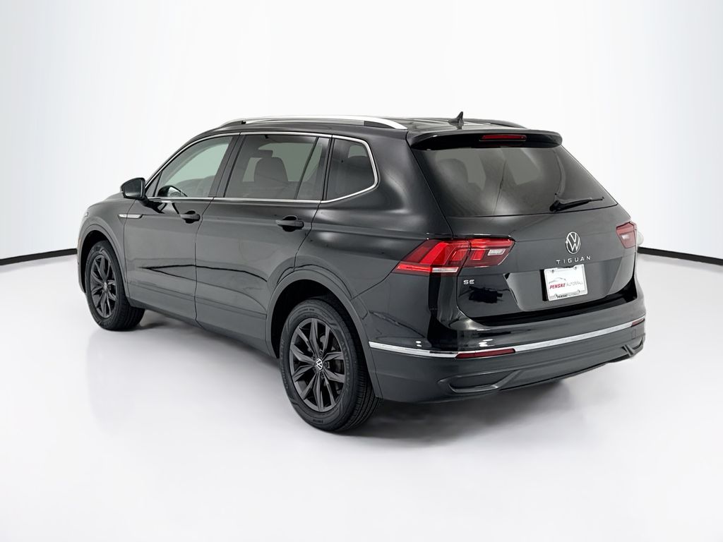 Thumbnail: 2023 Volkswagen Tiguan - 7