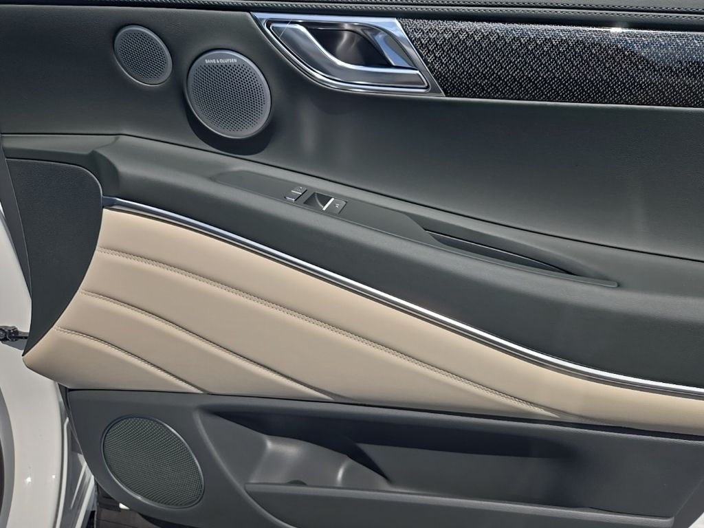 Thumbnail: 2026 Genesis GV80 - 21