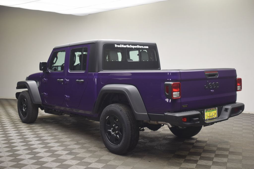 new 2026 Jeep Gladiator car, priced at $42,034