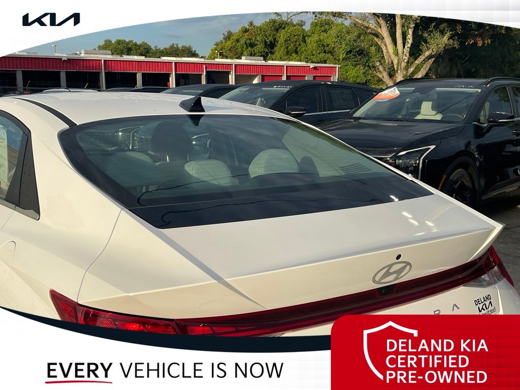 Used 2024 Hyundai Elantra Sedan