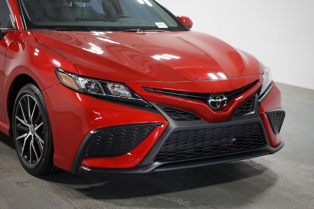 2024 Toyota Camry SE 4
