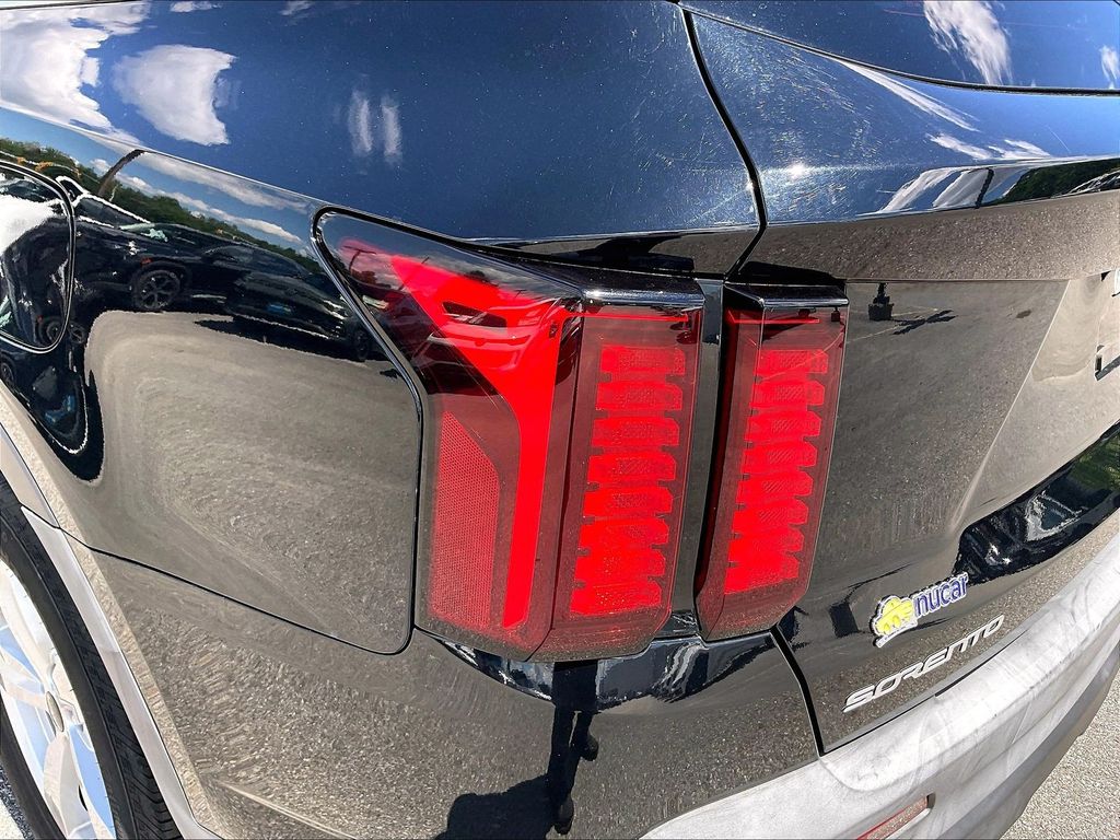 2023 Kia Sorento — photo 31