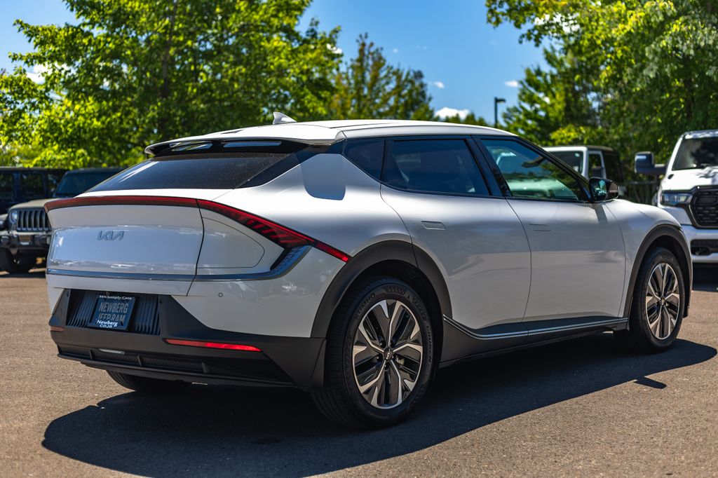 2024 Kia EV6 Light thumbnail 7