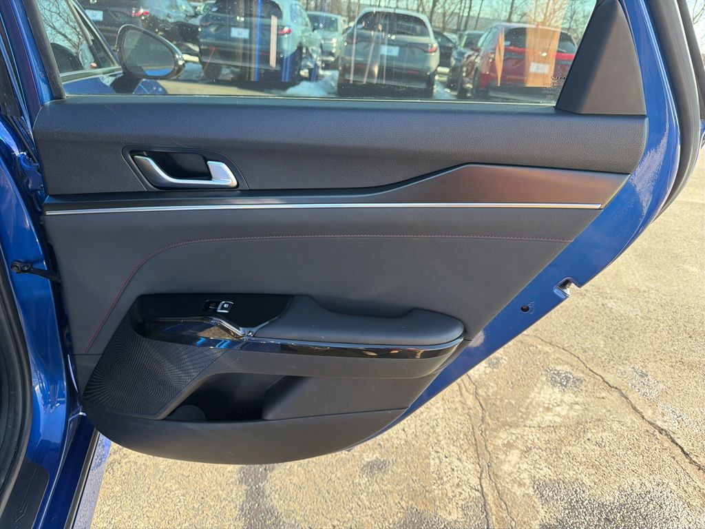 Thumbnail: 2022 Kia K5 - 24