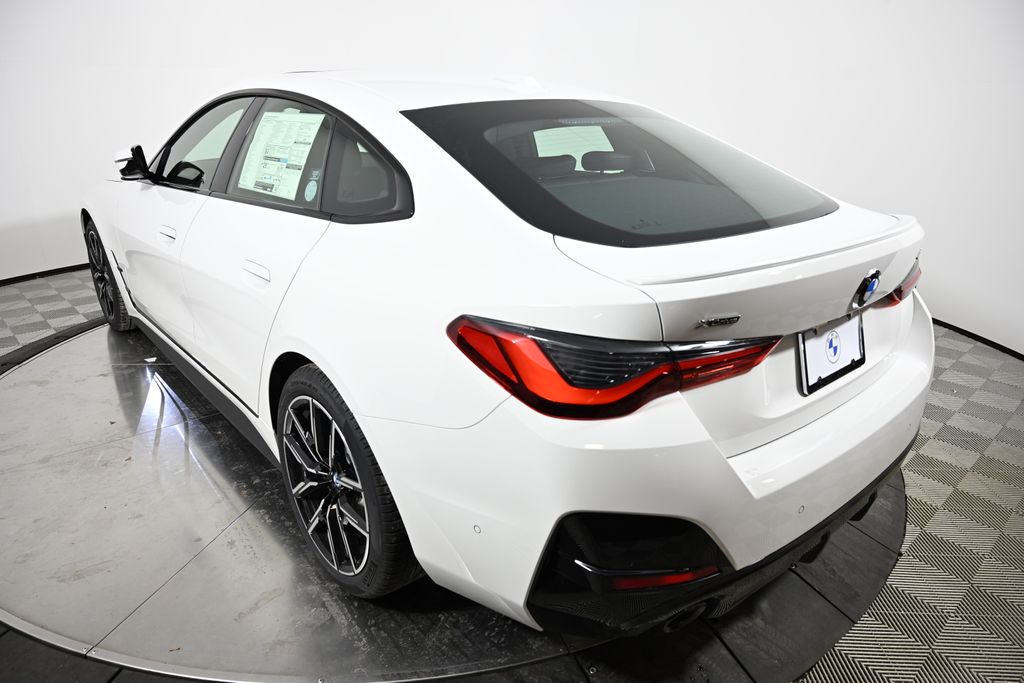 Thumbnail: 2026 BMW 4 Series - 3