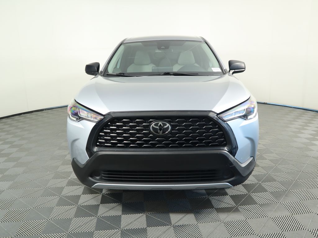 2022 Toyota Corolla Cross L 2