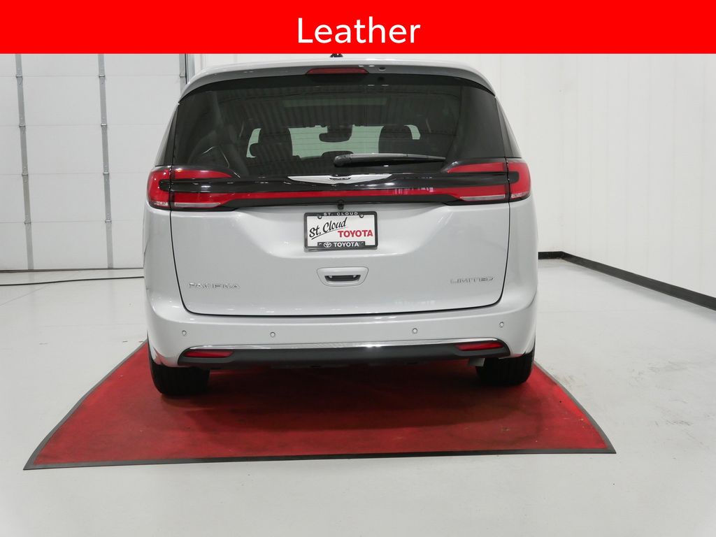 Used 2026 Chrysler Pacifica Van