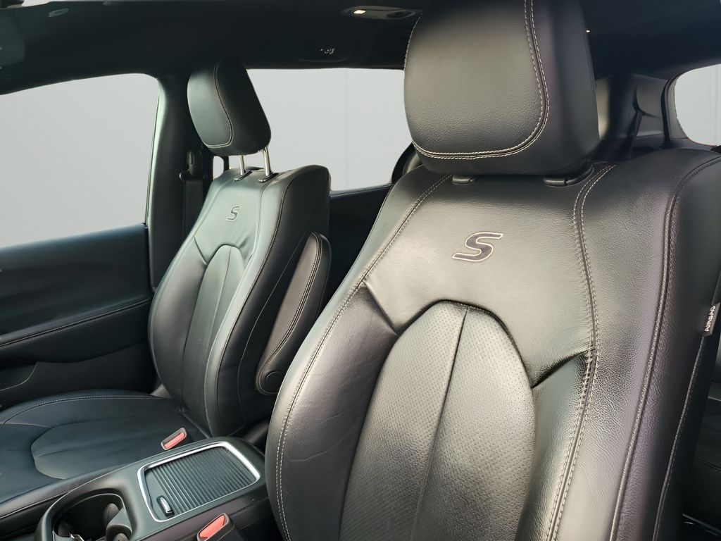 Used Car 2019 Chrysler Pacifica  Touring L Plus For Sale Under $20,000 In Austin, Texas