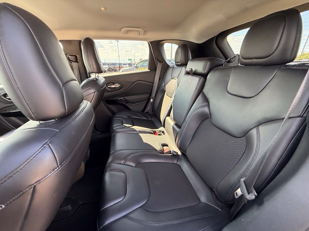 Thumbnail: 2020 Jeep Cherokee - 14