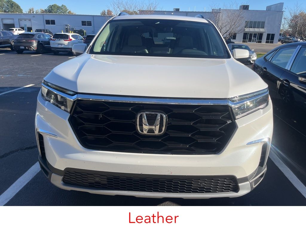 2025 Honda Pilot Touring photo 2