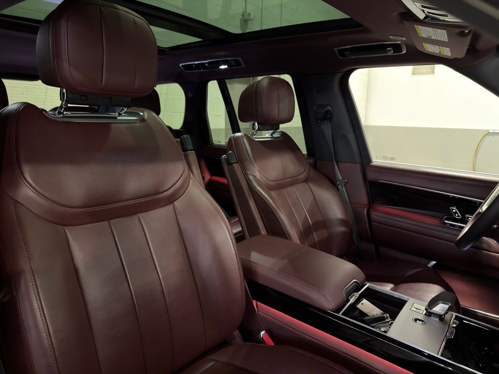 Thumbnail: 2024 Land Rover Range Rover - 4